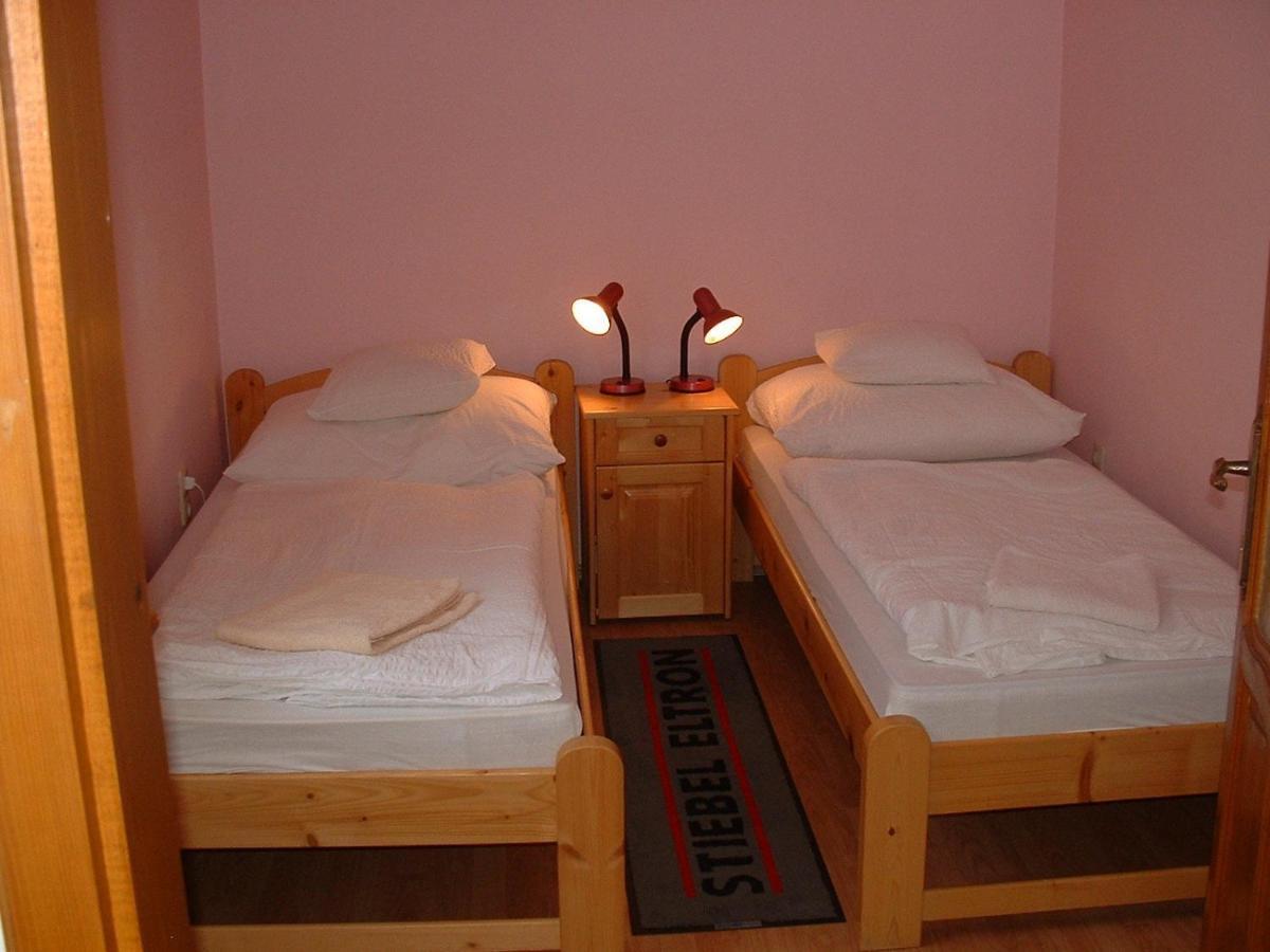 Apartmanhaz Cedrus 8 Zalakaros Oda fotoğraf